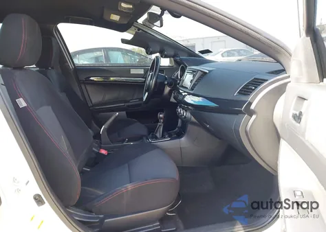 2015 Mitsubishi Lancer Evolution Final Edition z USA, uszkodzony, nr VIN JA32W7FV2FU028031